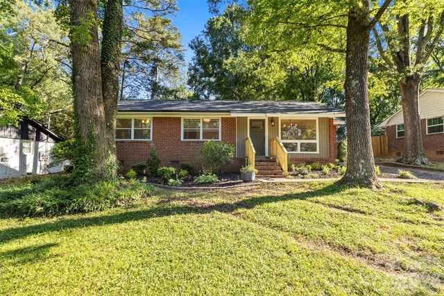 3840 Colebrook Road, Charlotte, NC 28215