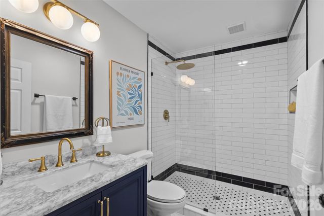 3840 Colebrook Road, Charlotte, NC 28215