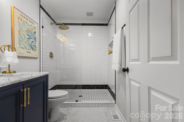 3840 Colebrook Road, Charlotte, NC 28215