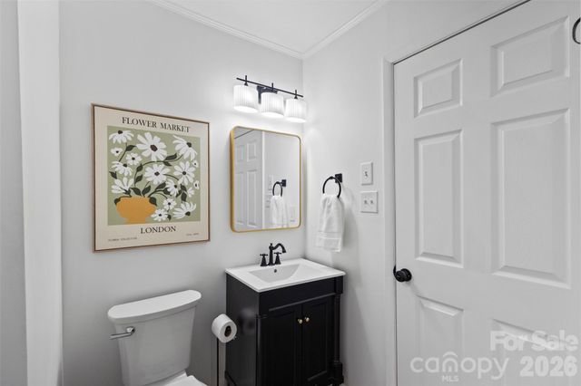 3840 Colebrook Road, Charlotte, NC 28215