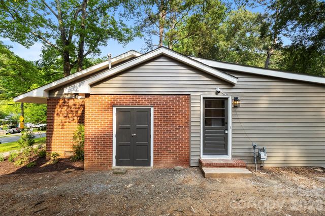 3840 Colebrook Road, Charlotte, NC 28215