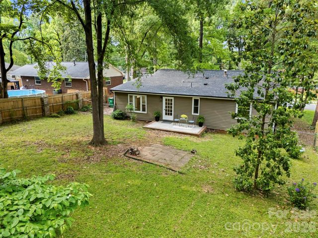 3840 Colebrook Road, Charlotte, NC 28215