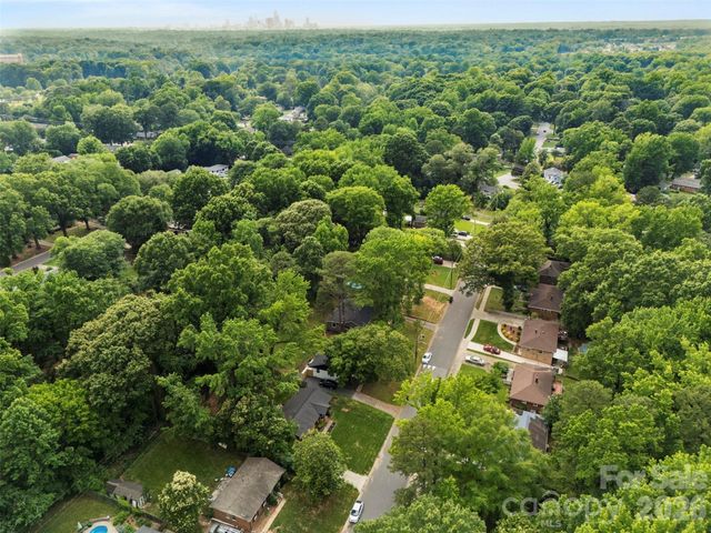 3840 Colebrook Road, Charlotte, NC 28215