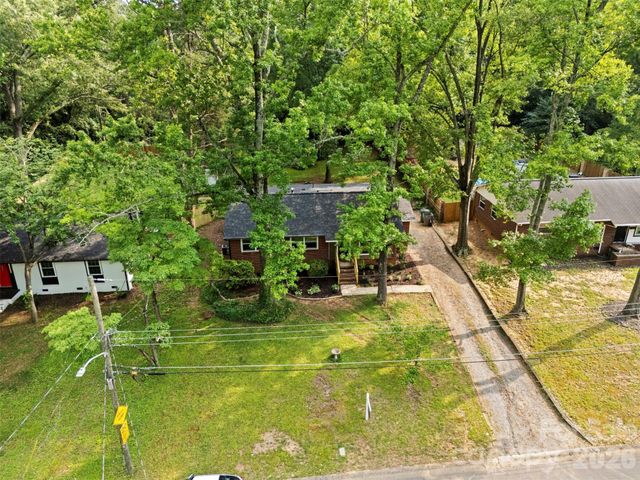 3840 Colebrook Road, Charlotte, NC 28215
