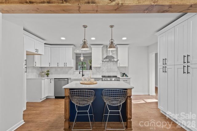 3840 Colebrook Road, Charlotte, NC 28215