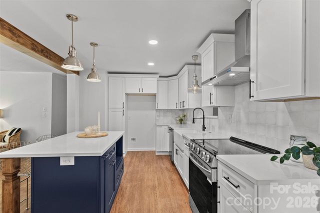 3840 Colebrook Road, Charlotte, NC 28215