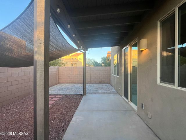 241 E Imperial Court, Vail, AZ 85641