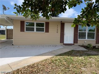 1120 Vineyard ST, Lehigh Acres, FL 33936