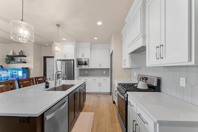 4209 DOWNTON CIRCLE, Green Bay, WI 54313