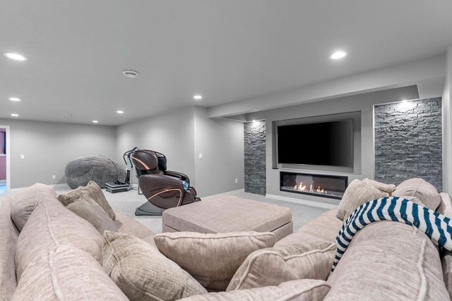 4209 DOWNTON CIRCLE, Green Bay, WI 54313
