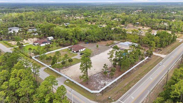 3043 18, Naples, FL 34120