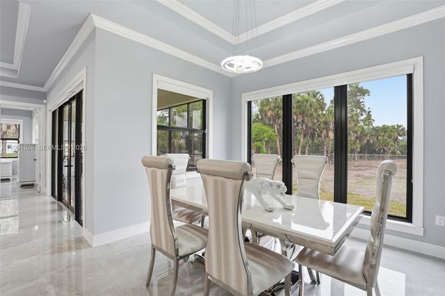 3043 18, Naples, FL 34120