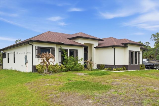 3043 18, Naples, FL 34120