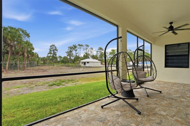 3043 18, Naples, FL 34120