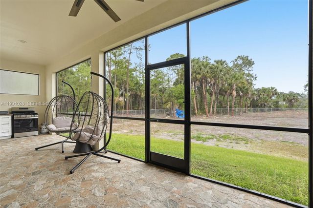 3043 18, Naples, FL 34120