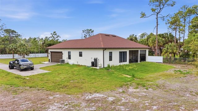3043 18, Naples, FL 34120
