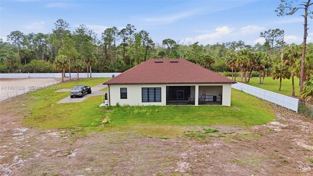 3043 18, Naples, FL 34120