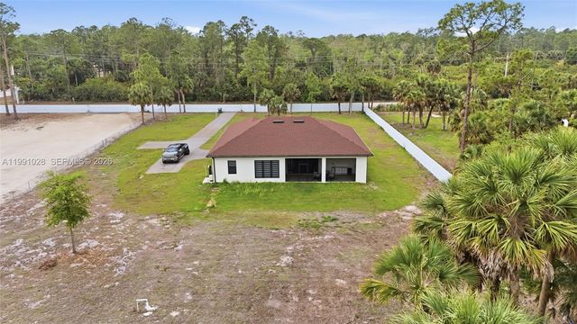 3043 18, Naples, FL 34120