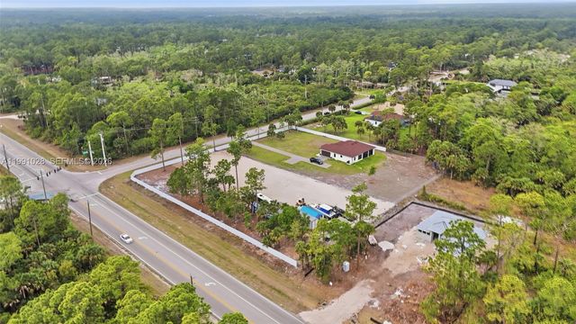 3043 18, Naples, FL 34120