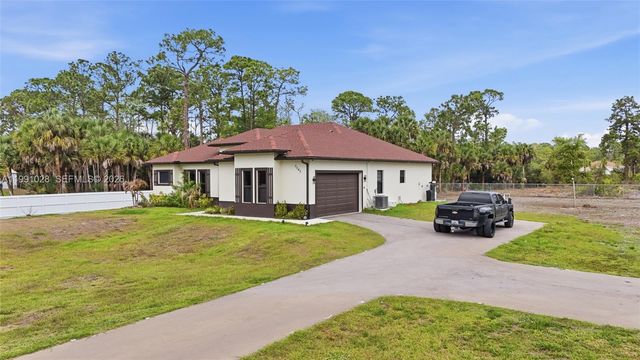 3043 18, Naples, FL 34120