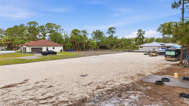 3043 18, Naples, FL 34120