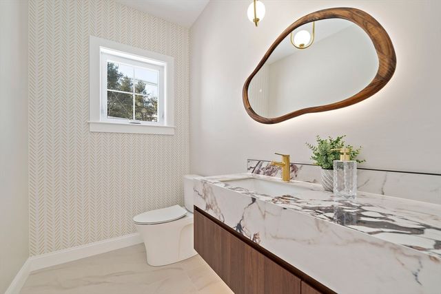 250 Center St, Hanover, MA 02339