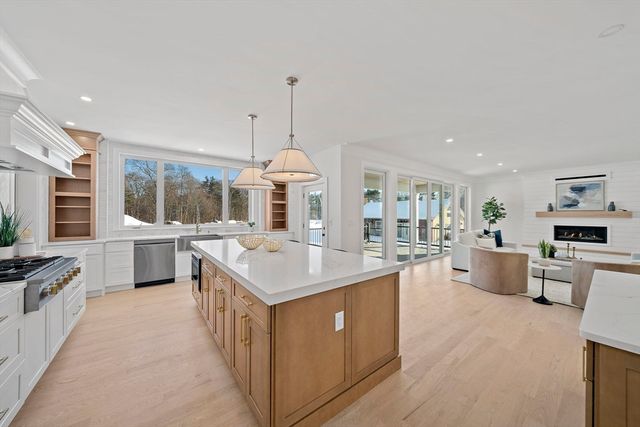 250 Center St, Hanover, MA 02339