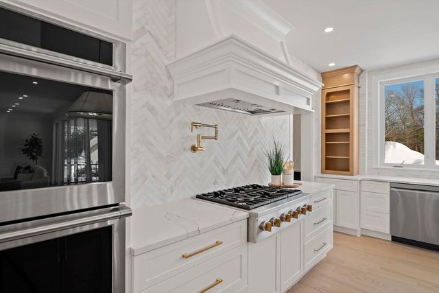 250 Center St, Hanover, MA 02339