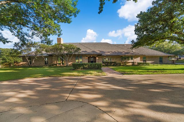 8920 Martin Drive, North Richland Hills, TX 76182