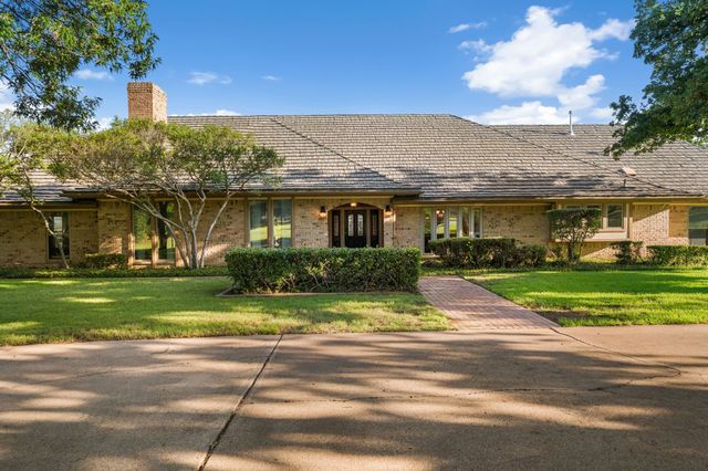 8920 Martin Drive, North Richland Hills, TX 76182