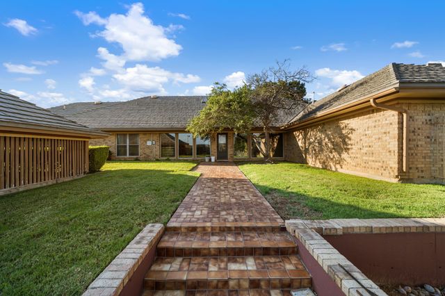 8920 Martin Drive, North Richland Hills, TX 76182