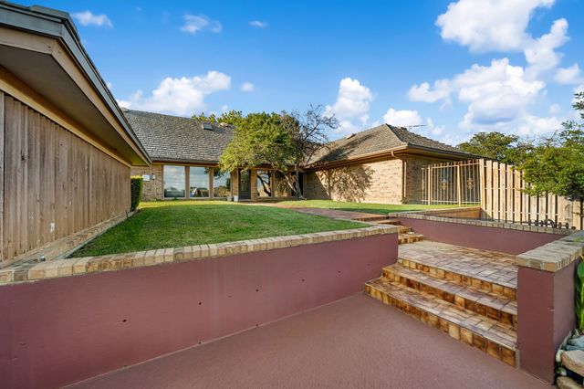 8920 Martin Drive, North Richland Hills, TX 76182