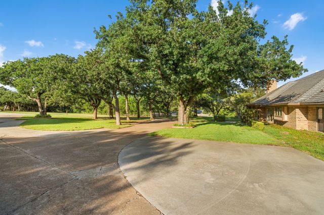 8920 Martin Drive, North Richland Hills, TX 76182