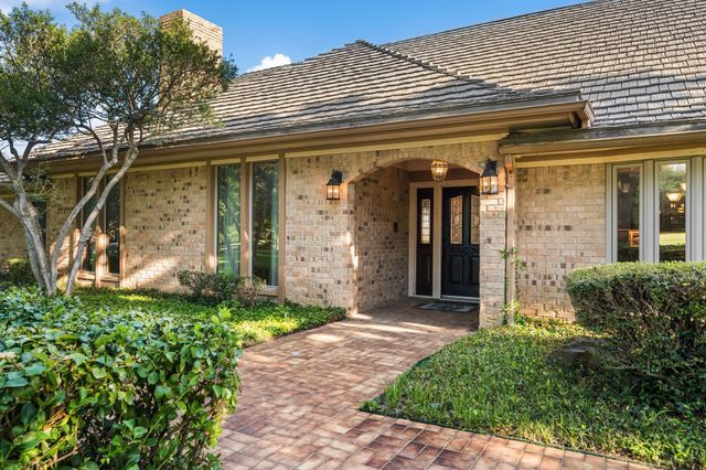 8920 Martin Drive, North Richland Hills, TX 76182