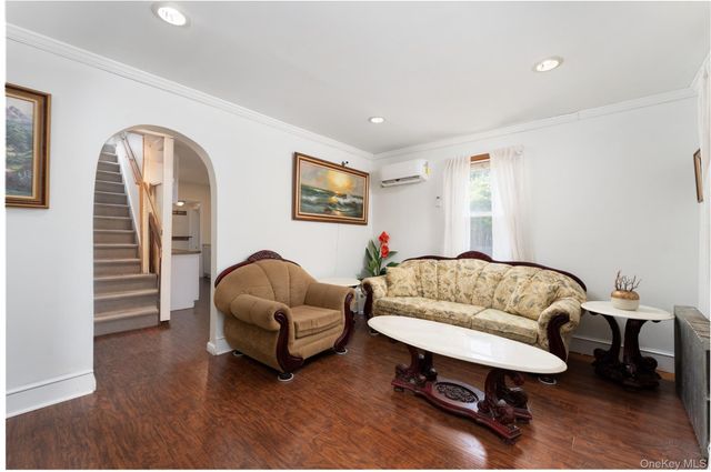 70 Massachusetts Avenue, Bay Shore, NY 11706