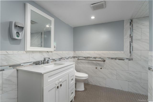 70 Massachusetts Avenue, Bay Shore, NY 11706