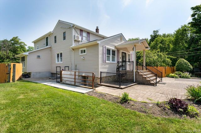 70 Massachusetts Avenue, Bay Shore, NY 11706