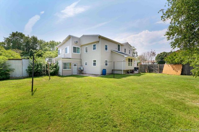 70 Massachusetts Avenue, Bay Shore, NY 11706