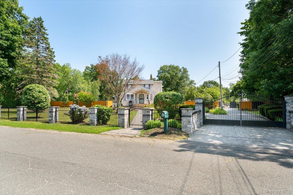 70 Massachusetts Avenue, Bay Shore, NY 11706