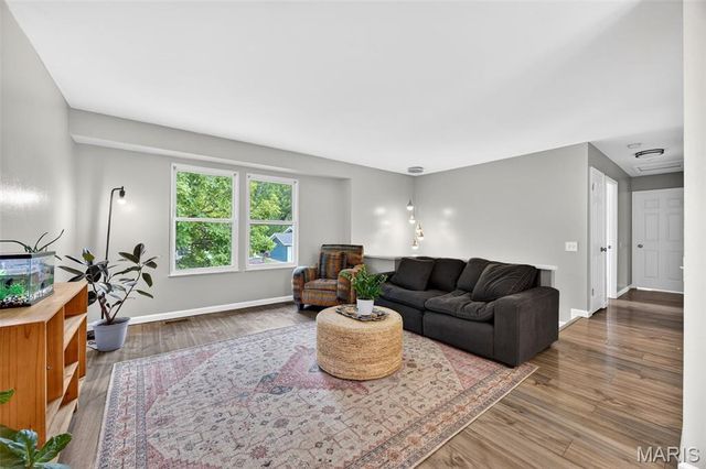 6 Oak Forest Drive, St Peters, MO 63376
