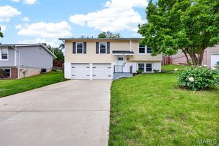 6 Oak Forest Drive, St Peters, MO 63376