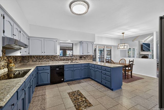 9111 MOUNT ROYAL ST, San Antonio, TX 78250
