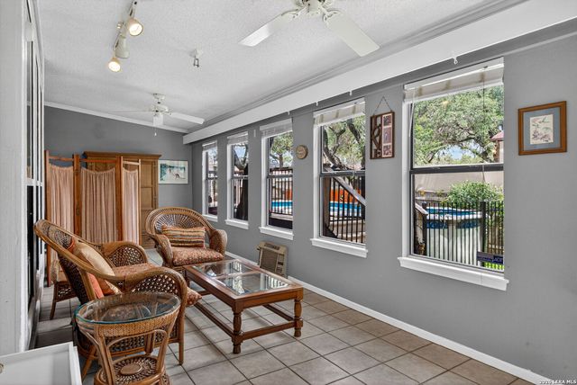 9111 MOUNT ROYAL ST, San Antonio, TX 78250