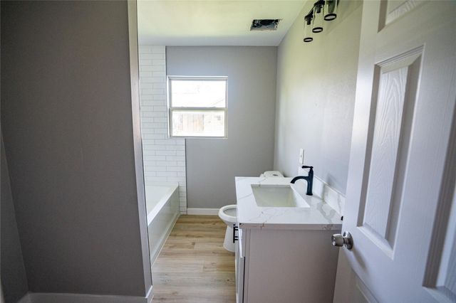 3118 Memel Street A, Houston, TX 77026