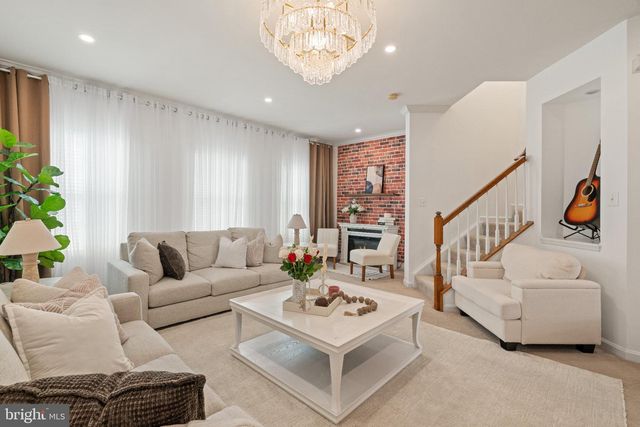 12609 TERRANOVA LN, Woodbridge, VA 22192