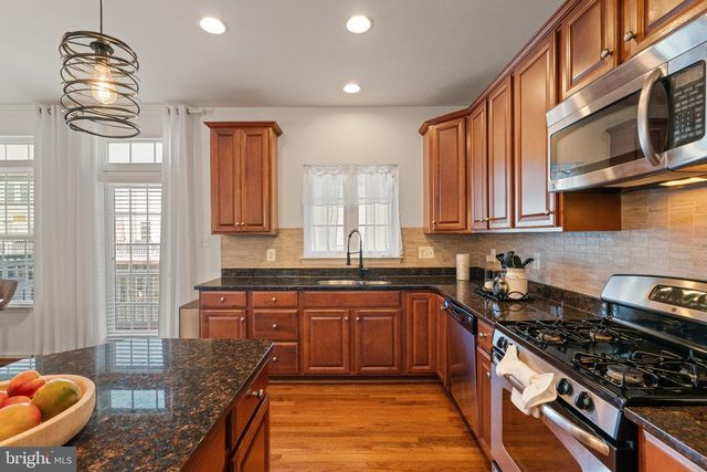 12609 TERRANOVA LN, Woodbridge, VA 22192