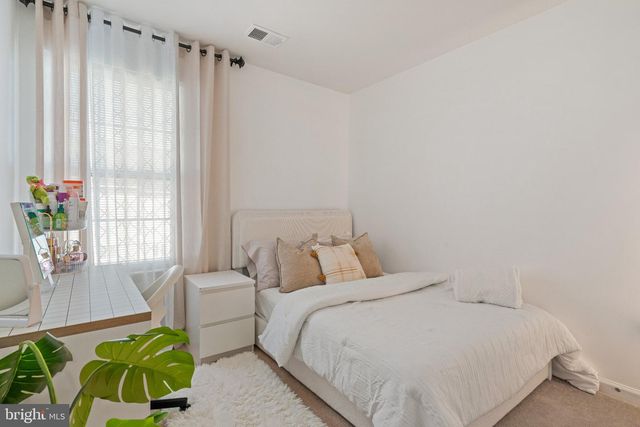 12609 TERRANOVA LN, Woodbridge, VA 22192