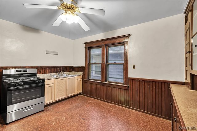 42 Linden Park, Buffalo, NY 14208