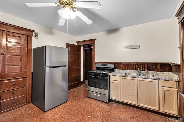 42 Linden Park, Buffalo, NY 14208