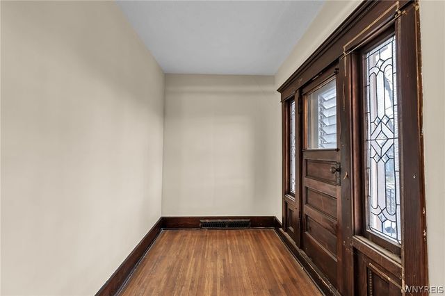 42 Linden Park, Buffalo, NY 14208